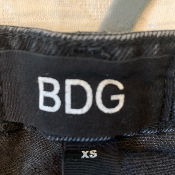 URBAN OUTFITTERS - BDG BLACK DENIM MINI SKIRT - Picture 3 of 3